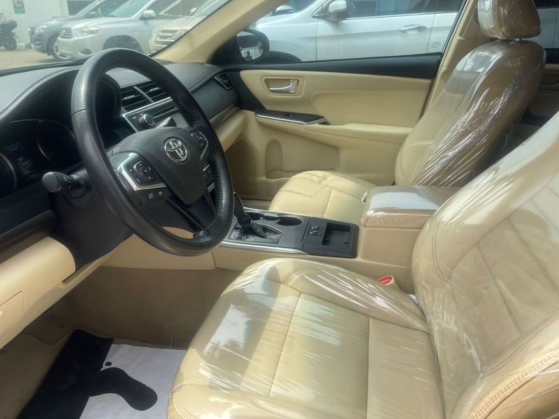 Thumbnail 8 of 2016 Toyota Camry XLE